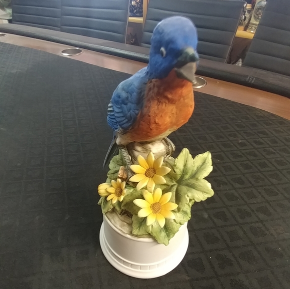 Lefton Blue Bird Sculpture - Picture 4 of 4